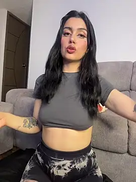 Lucy 699 online show from June 18, 2026, 4:02 am