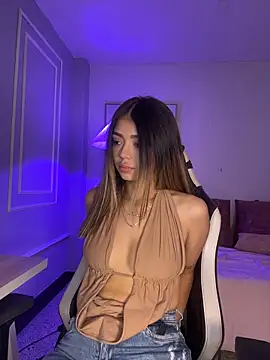 HoneyMollyX online show from April 20, 2026, 1:25 pm