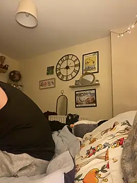 DelayedAnalog720 online show from December 23, 2025, 4:10 am