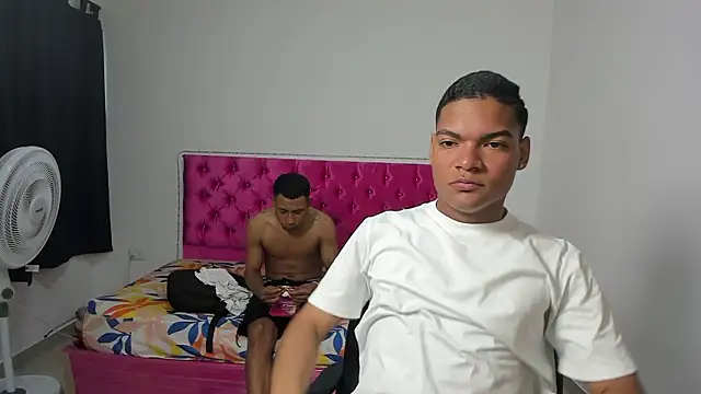 Snapshot of isaac_master77 chatting on February 9, 2026, 7:29 pm isaac master77 online show from February 9, 2026, 7:29 pm