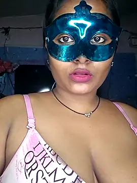 Snapshot of Sweet-Maddlina chatting on July 20, 2026, 5:33 am Sweet-Maddlina online show from July 20, 2026, 5:33 am