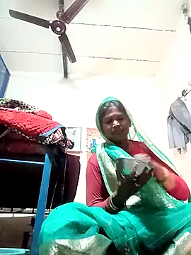 Hot hat online show from October 11, 2025, 3:39 am