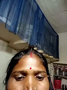 Hot hat online show from October 12, 2025, 11:09 am