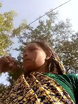 Cutsedi3 online show from November 11, 2025, 9:09 am