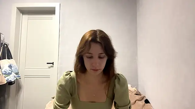 WildPeachh online show from November 5, 2025, 6:08 pm