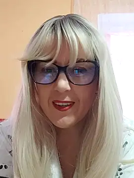 Amelialove42 online show from November 12, 2025, 8:48 am