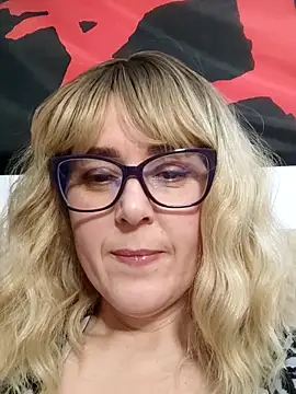 Amelialove42 online show from February 8, 2026, 7:28 pm