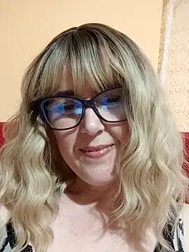 Amelialove42 online show from May 31, 2026, 5:53 pm