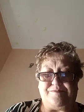 Katherine735 online show from December 17, 2025, 5:41 pm