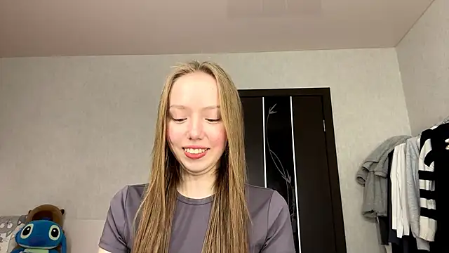 AntoniaMoravick online show from October 27, 2025, 7:07 pm