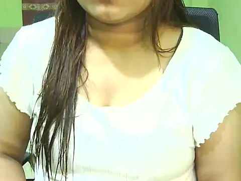 Kiara pari online show from October 18, 2025, 4:19 pm