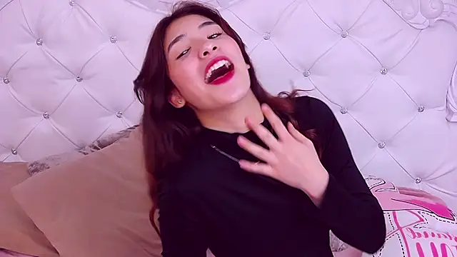 ArielLoove online show from November 8, 2025, 10:59 am