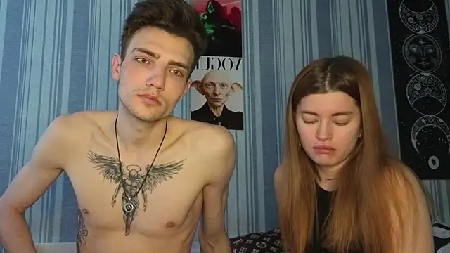 EmiliaCouple online show from April 8, 2026, 7:52 am