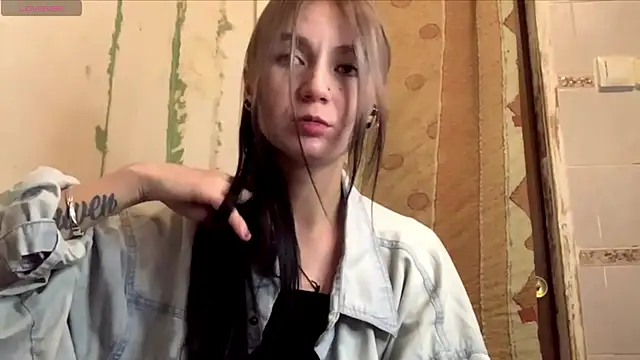 ArianeBhayani online show from October 9, 2025, 9:13 pm