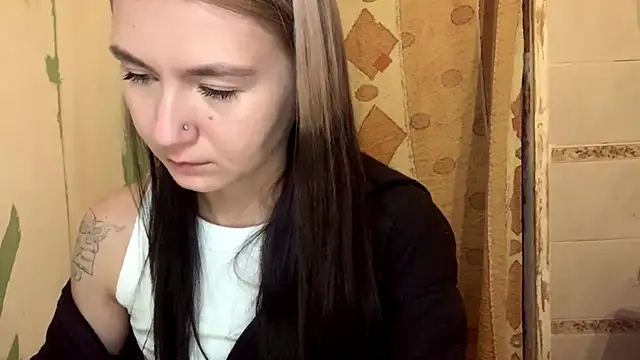 ArianeBhayani online show from October 21, 2025, 9:26 pm