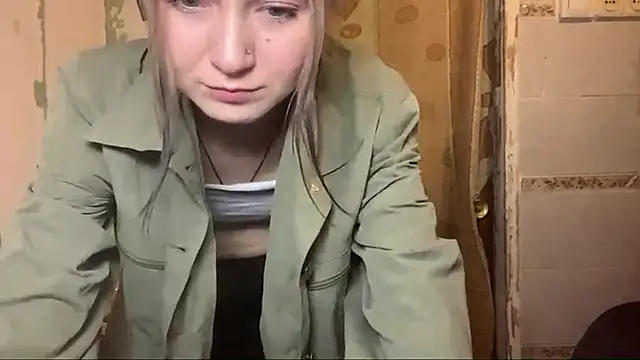 ArianeBhayani online show from October 30, 2025, 9:37 pm