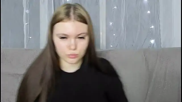 Musegirl online show from December 17, 2025, 2:06 am