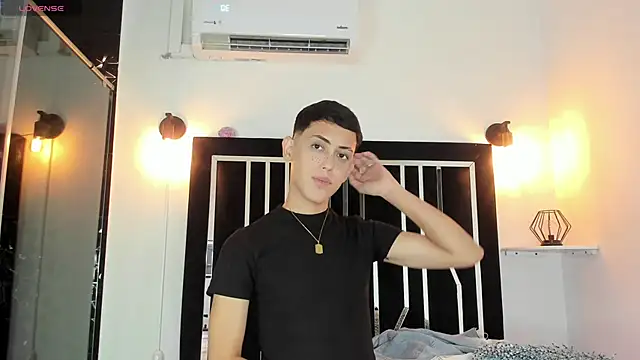 Snapshot of Iam_criss09 chatting on October 14, 2025, 12:28 pm Iam criss09 online show from October 14, 2025, 12:28 pm