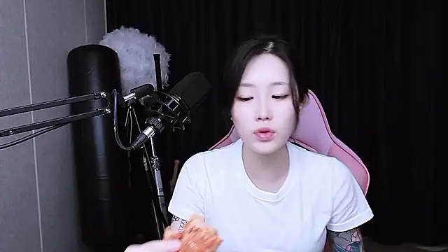 MISA 02 online show from November 13, 2025, 12:48 pm