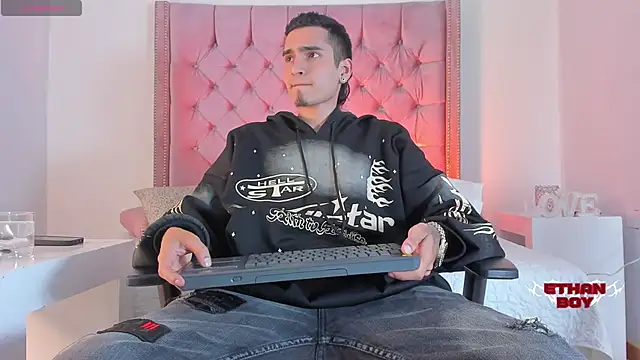 Ethan Boy  online show from October 24, 2025, 8:16 pm