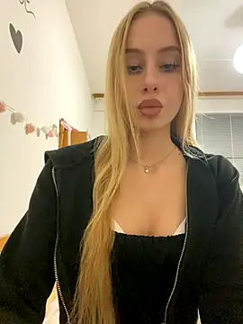 Snapshot of RemyStyles chatting on November 6, 2025, 6:31 pm RemyStyles online show from November 6, 2025, 6:31 pm