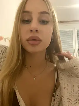 Snapshot of RemyStyles chatting on November 13, 2025, 6:18 pm RemyStyles online show from November 13, 2025, 6:18 pm