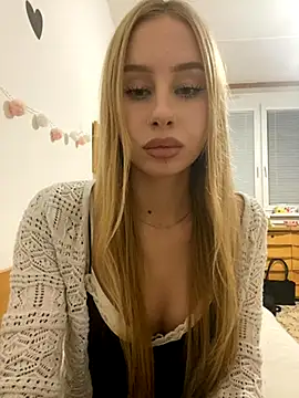 Snapshot of RemyStyles chatting on November 20, 2025, 8:08 pm RemyStyles online show from November 20, 2025, 8:08 pm