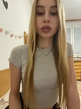 Snapshot of RemyStyles chatting on February 1, 2026, 10:52 pm RemyStyles online show from February 1, 2026, 10:52 pm