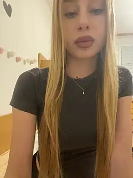 Snapshot of RemyStyles chatting on February 2, 2026, 9:35 pm RemyStyles online show from February 2, 2026, 9:35 pm