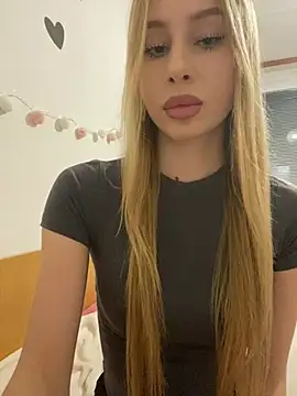 Snapshot of RemyStyles chatting on March 1, 2026, 10:45 pm RemyStyles online show from March 1, 2026, 10:45 pm