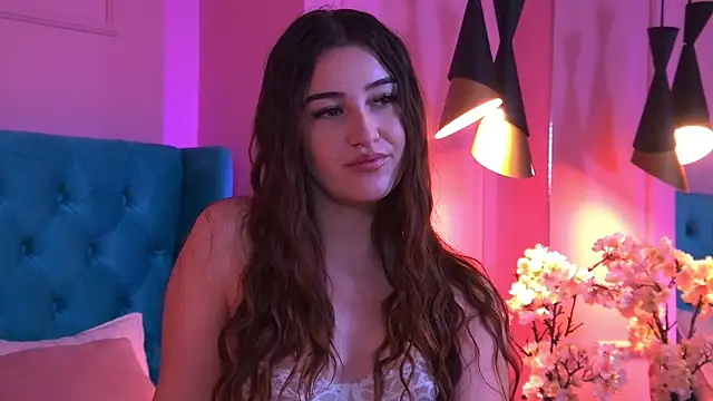 TaliaMorenne online show from November 13, 2025, 4:28 pm