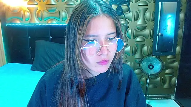 tinibunny online show from November 21, 2025, 7:56 pm