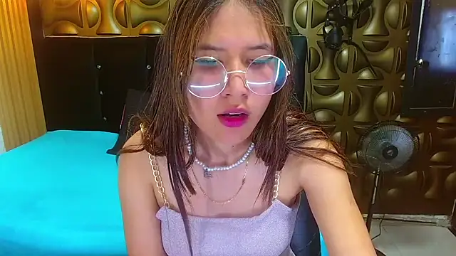 tinibunny online show from November 27, 2025, 7:27 pm