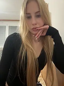 JudithCarly online show from November 10, 2025, 10:09 pm