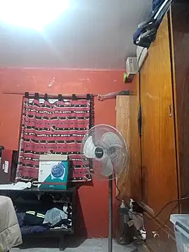 Ezeaxl online show from November 29, 2025, 2:36 am