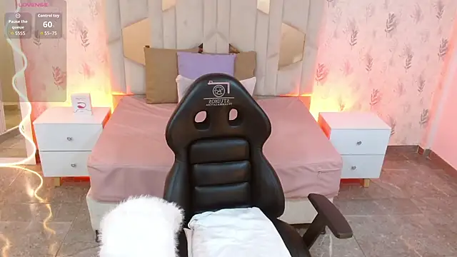 MARIANA TAY1 online show from October 25, 2025, 3:03 am