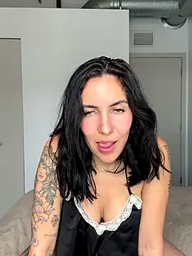 Lolathebaddie online show from October 13, 2025, 3:34 pm