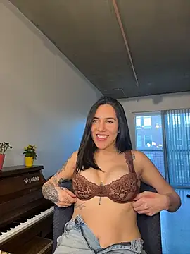 Lolathebaddie online show from February 20, 2026, 12:29 am