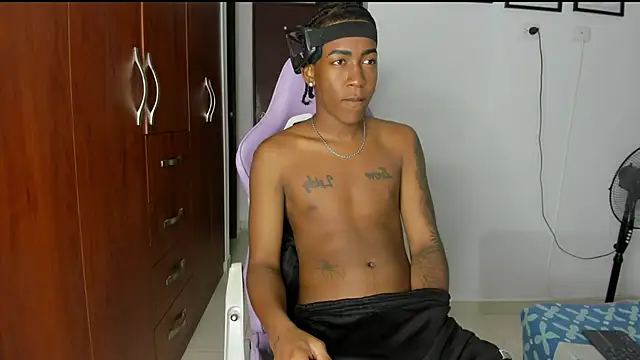 Snapshot of latin_kay1 chatting on February 24, 2026, 11:47 pm latin kay1 online show from February 24, 2026, 11:47 pm