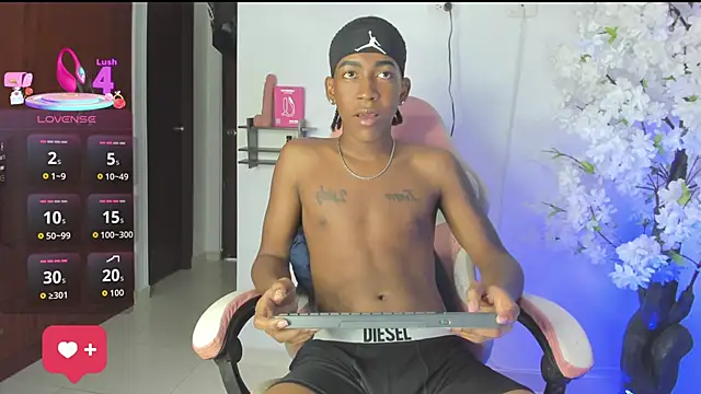 Snapshot of latin_kay1 chatting on March 23, 2026, 10:25 pm latin kay1 online show from March 23, 2026, 10:25 pm