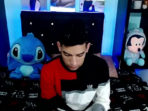 x Aaron x online show from October 12, 2025, 4:00 am
