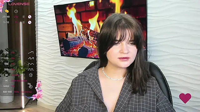 Mori Girll online show from November 11, 2025, 5:07 am