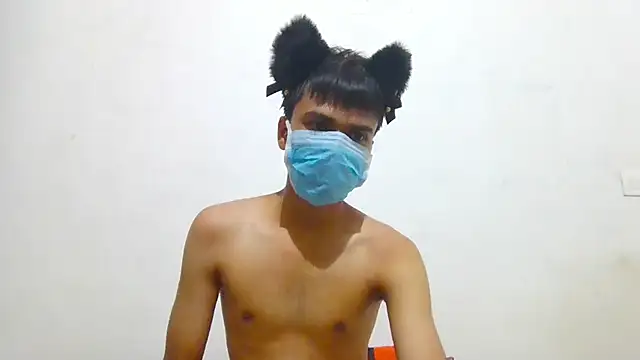Snapshot of lil-twink19 chatting on May 21, 2026, 4:47 pm lil-twink19 online show from May 21, 2026, 4:47 pm