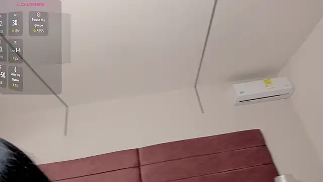 Snapshot of LittleVaale chatting on December 21, 2025, 10:44 am LittleVaale online show from December 21, 2025, 10:44 am