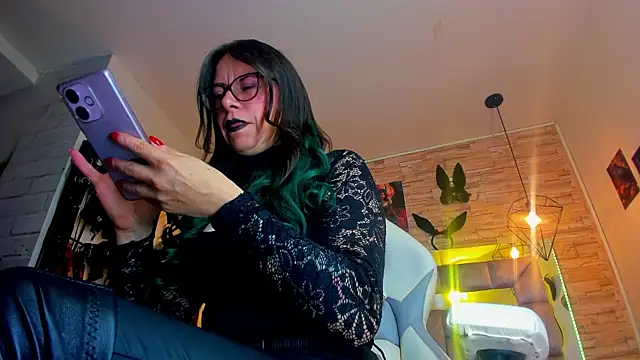 Evangelinejoness  online show from April 7, 2026, 11:43 am