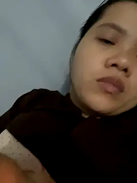 Snapshot of anne_baby2k chatting on November 5, 2025, 10:37 am anne baby2k online show from November 5, 2025, 10:37 am