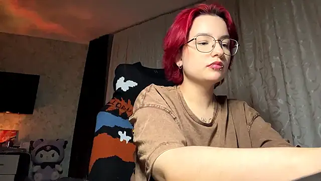 TheaBertch online show from October 13, 2025, 3:56 pm