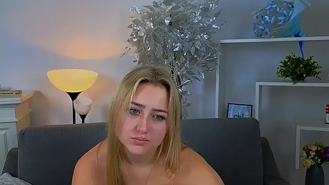 Lulu   Moon online show from October 28, 2025, 8:18 am