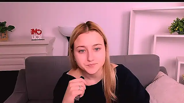 Lulu   Moon online show from February 18, 2026, 9:44 pm