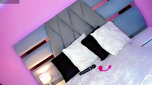 KIISHANNY online show from April 16, 2026, 9:39 pm